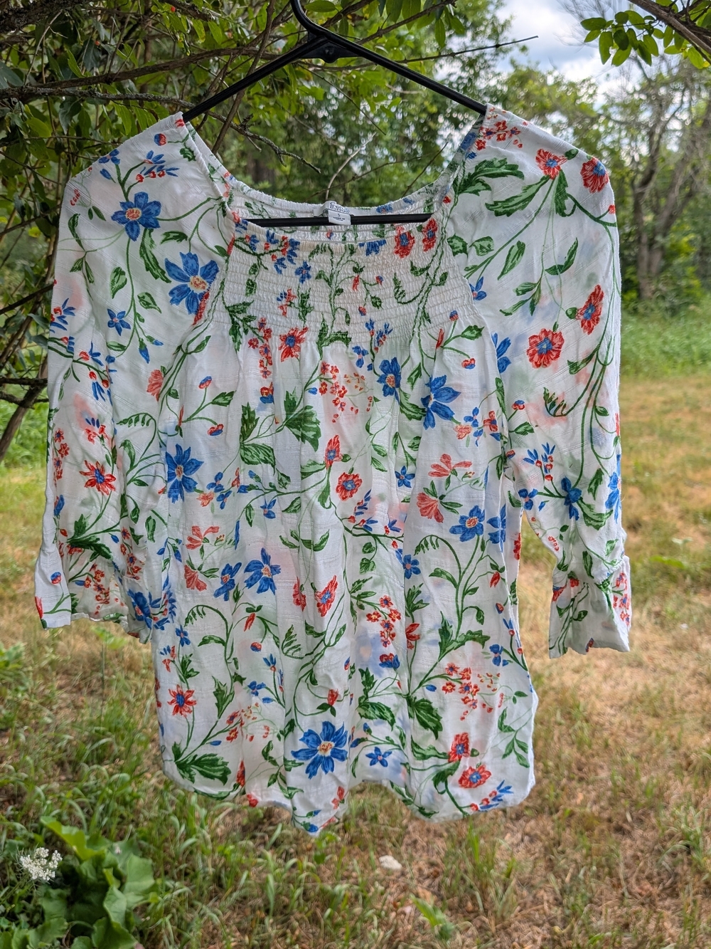 croft & barrow White Floral Smocked Peasant Blouse with Blue and Red Flowers